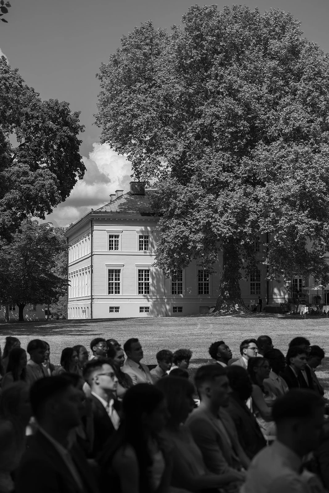 Fábio&amp;Jules_wedding-guests-wedding-ceremony-europe-castle.jpg