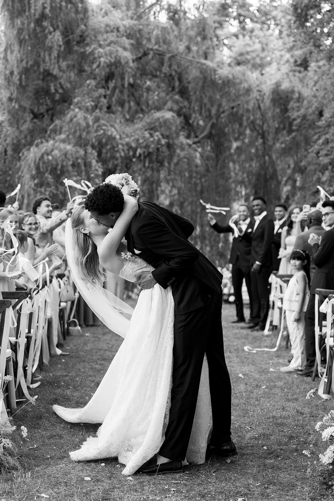 Fábio&amp;Jules_bride-groom-wedding-guests-celebration.jpg