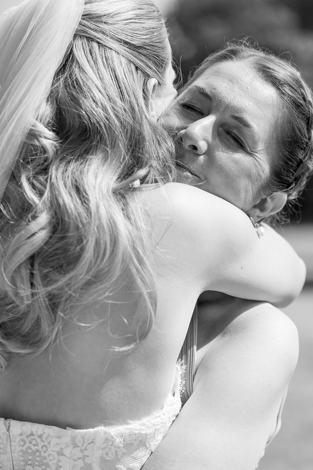 Fábio&amp;Jules_castle-wedding-emotional-family-photos-europe.jpg