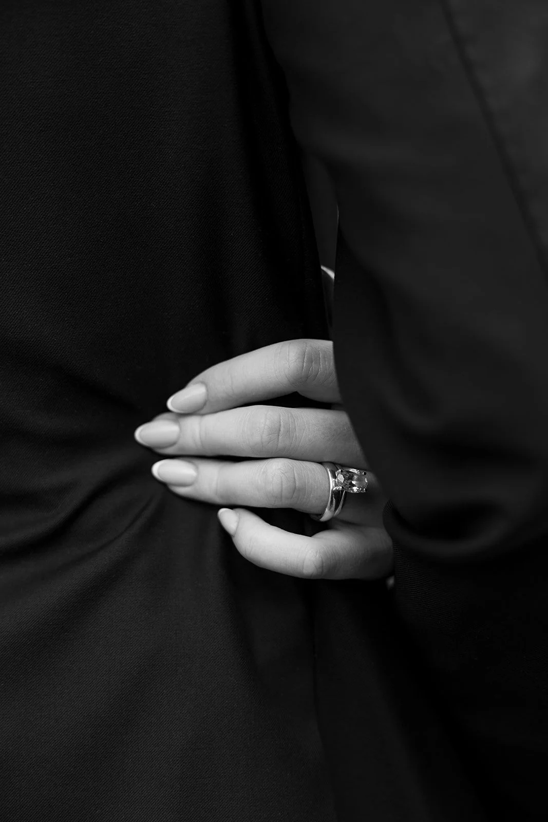 Fábio&amp;Jules_artful-editorial-detail-shot-engagement-wedding-ring-bride.jpg