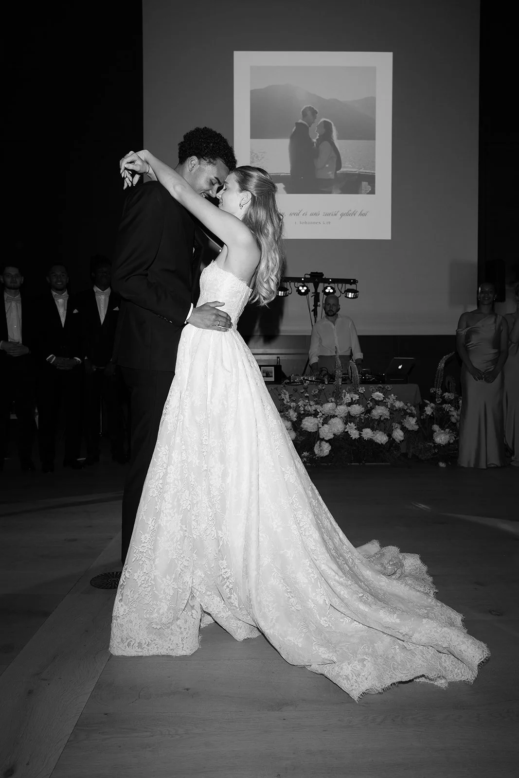 Fabio&amp;Jules_wedding-couple-wedding-party-dancing.jpg