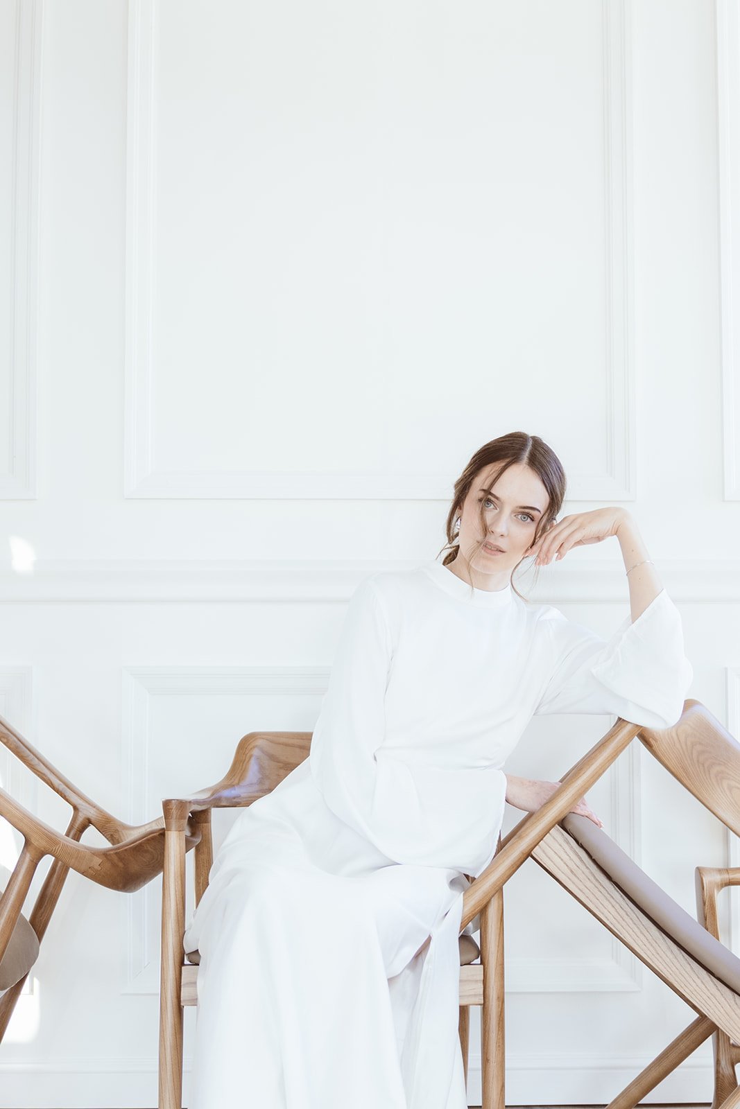 Editorial and Chic Porträt einer Braut.jpg