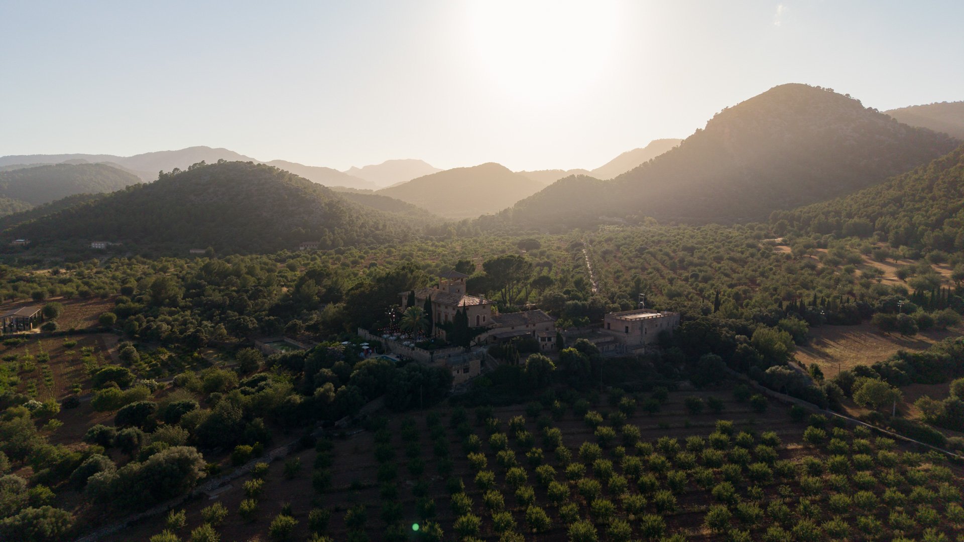 Best editorial wedding photo and video team Fábio & Jules at Son Togores Mallorca