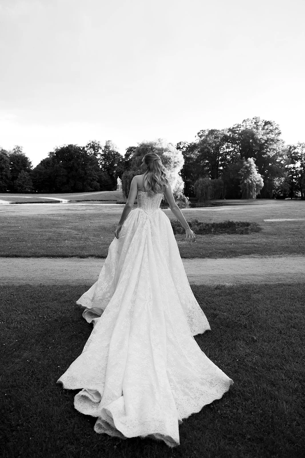 High-end castle wedding photography and cinematic video