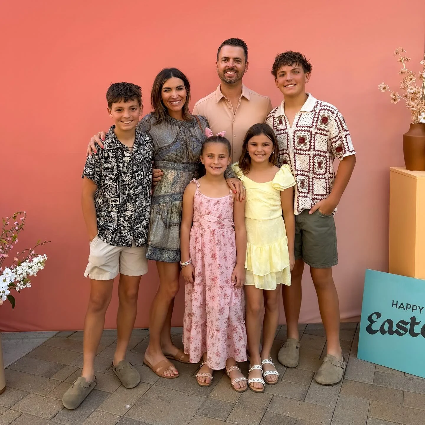 Life lately ✨ 

1. Easter Sunday Sunrise service @scottsdalebible with my loves 🌅
2. Went on a Bible retreat with some incredible women of God and met a few furry friends in the process.
3. Spent lots of quality time with people who fill our cups 🤍