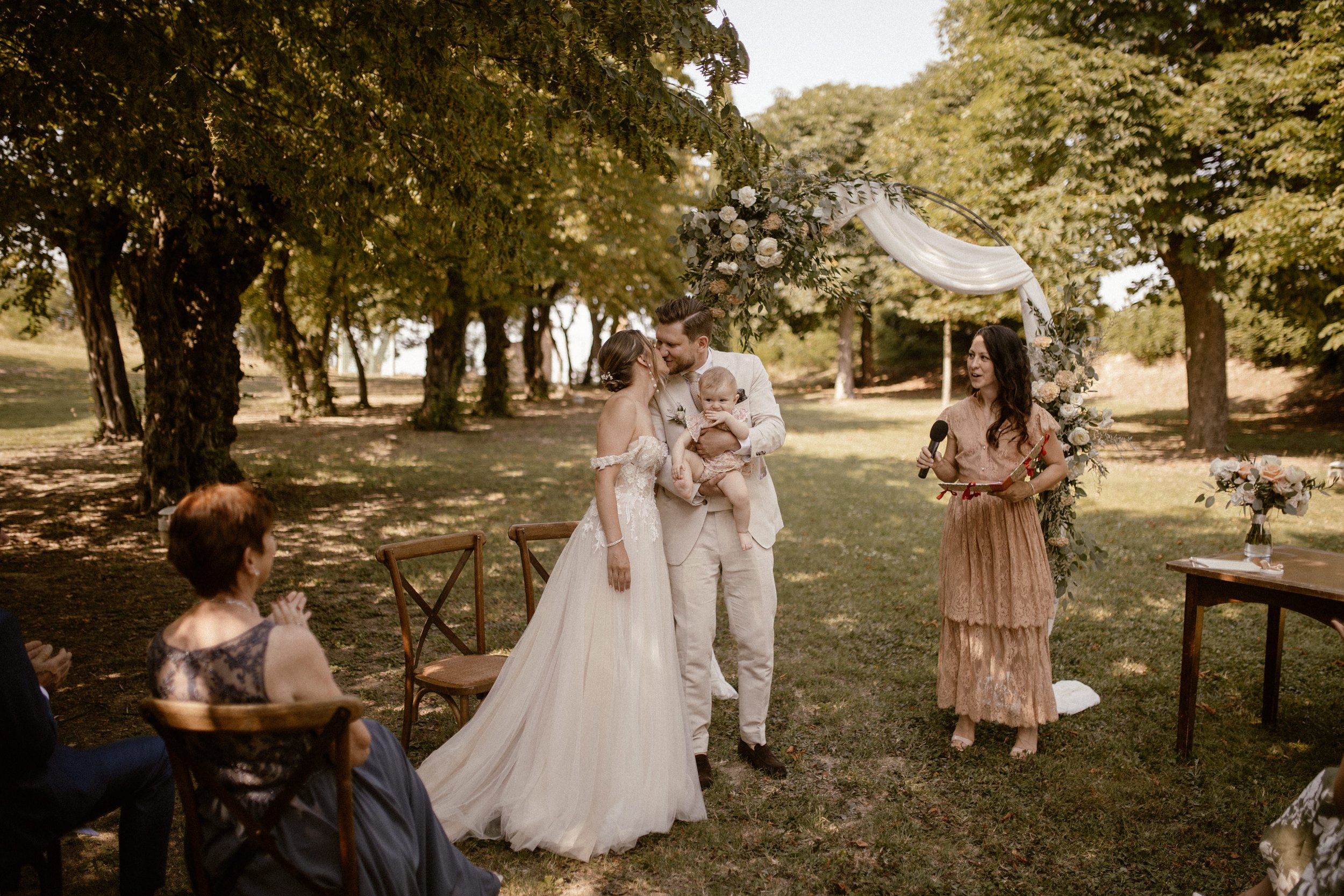 Free Wedding Ceremony, Freie Trauung in Italien. Very emotional but relaxed. Wonderful nature Location in Italy.