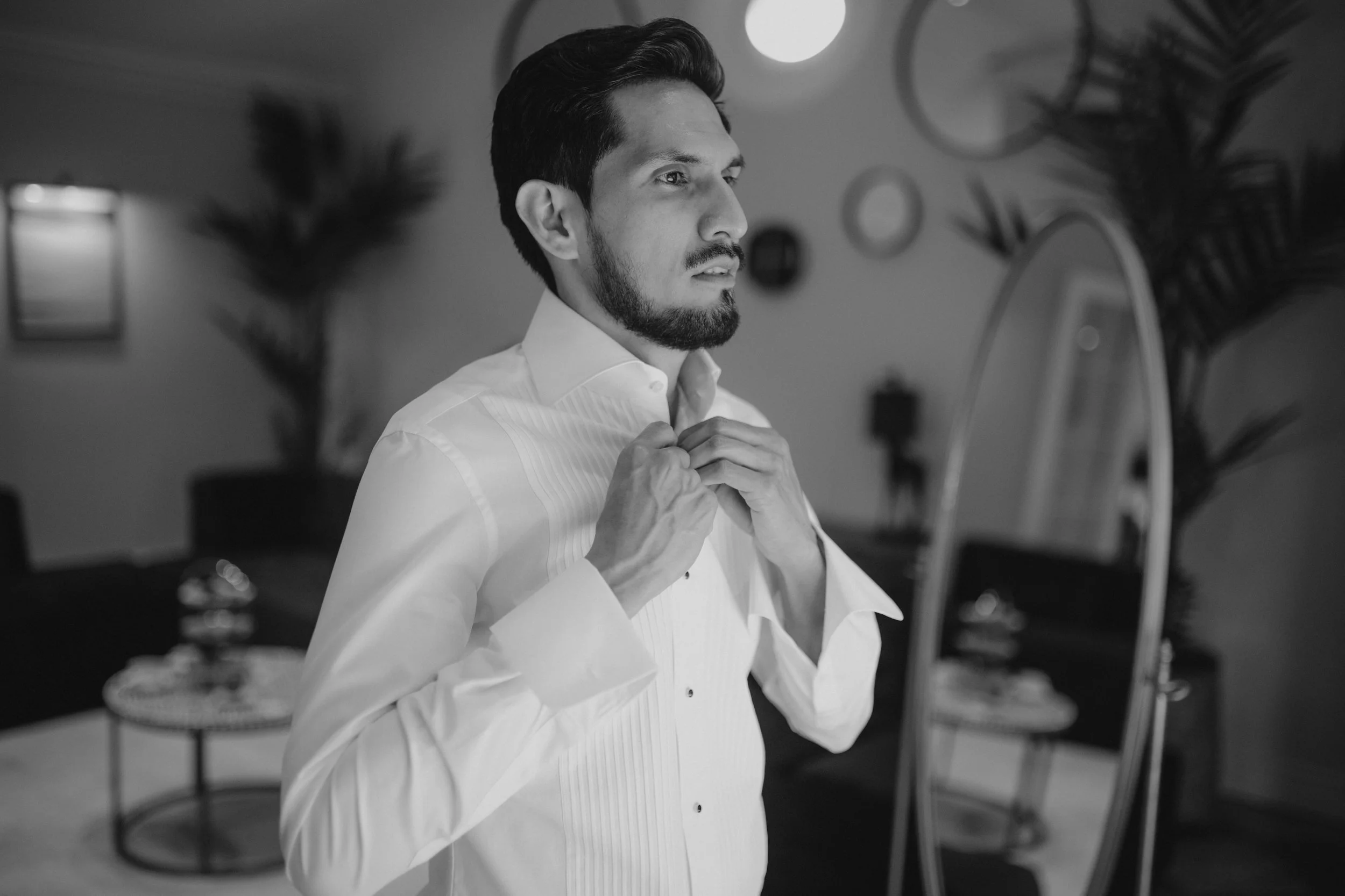 An elegant and exclusive wedding morning at the Morrhof, filled with calm anticipation and intimate moments. Getting ready scenes capture refined details, soft light and emotional connections, while the bride wears a timeless wedding dress by Weise x