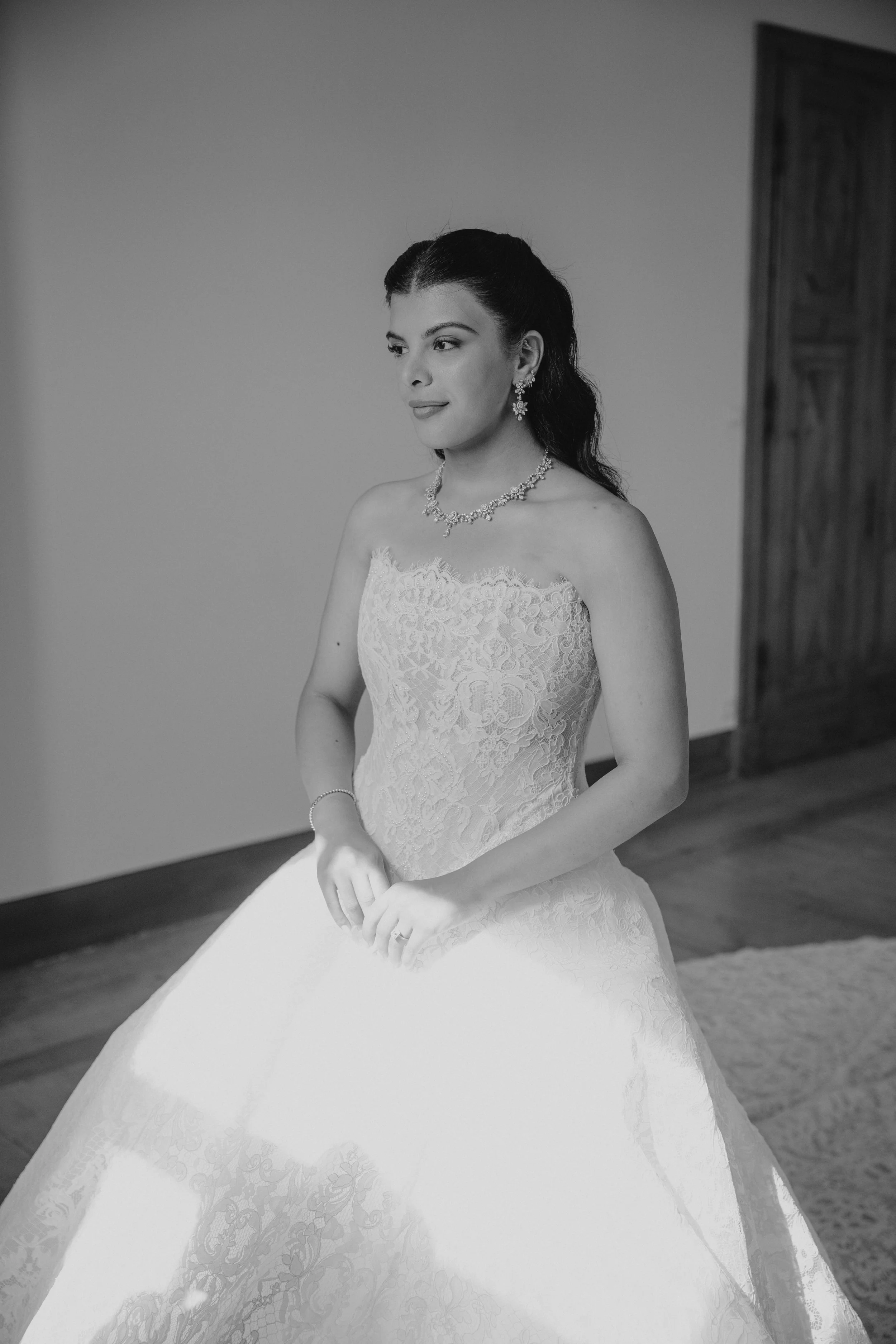Elegant wedding getting ready at Villa Rizzardi in Verona, with Alisha and Fabian preparing for their luxury Italian wedding in a relaxed and intimate atmosphere.