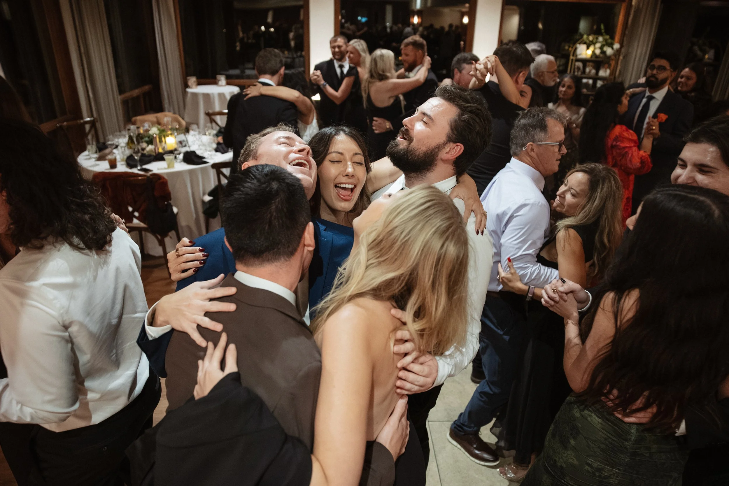 The first dance marked the transition from elegant celebration to an unforgettable party. Guests filled the dance floor as the evening turned lively and joyful, featuring live saxophone and an energetic mix of music. The night ended with a spectacula