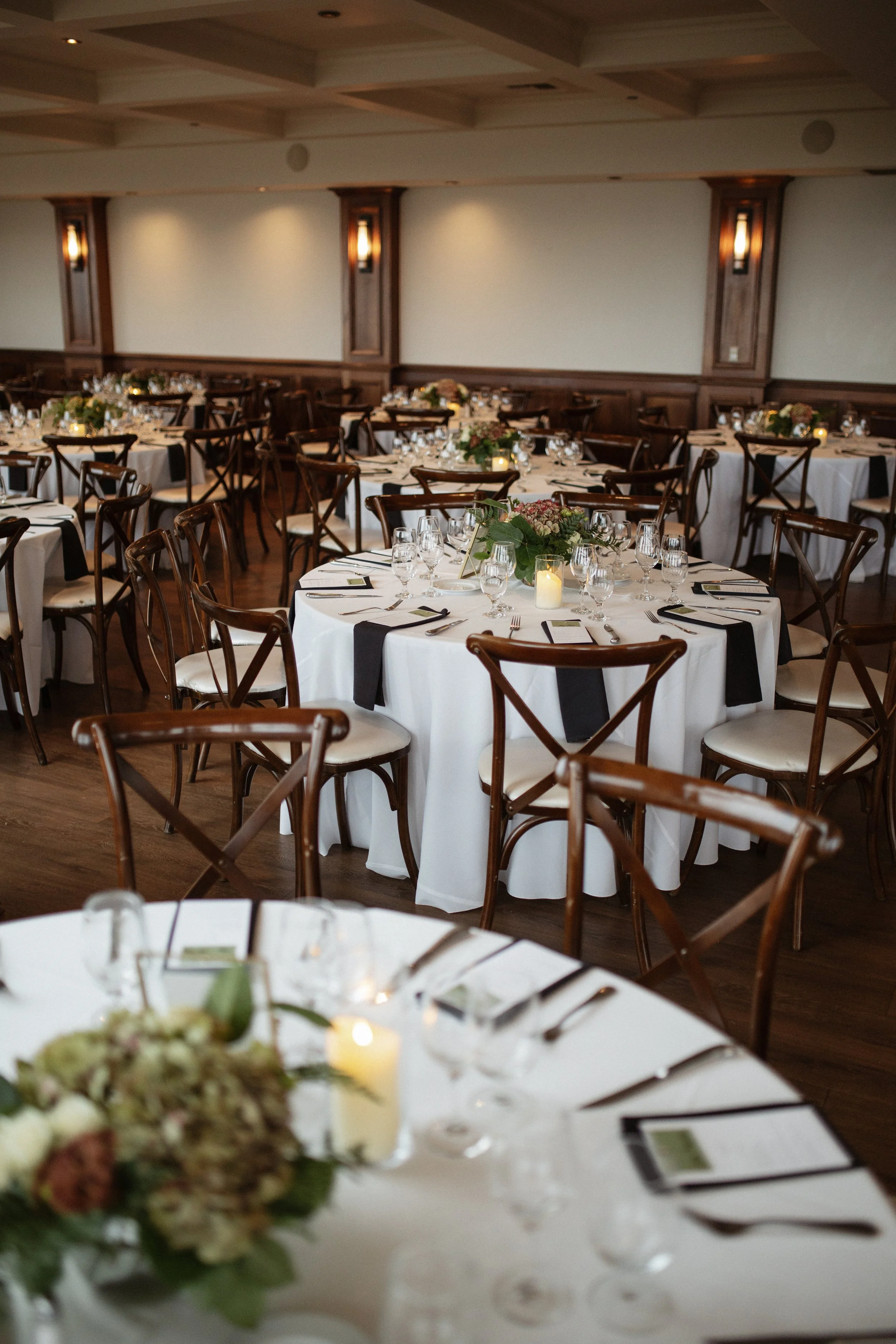 Winchester Estate in Meadow Vista is the definition of an exclusive California wedding venue. Surrounded by forests and rolling hills, the estate felt especially magical on this misty fall day. Soft fog, muted autumn colors, and elegant architecture 