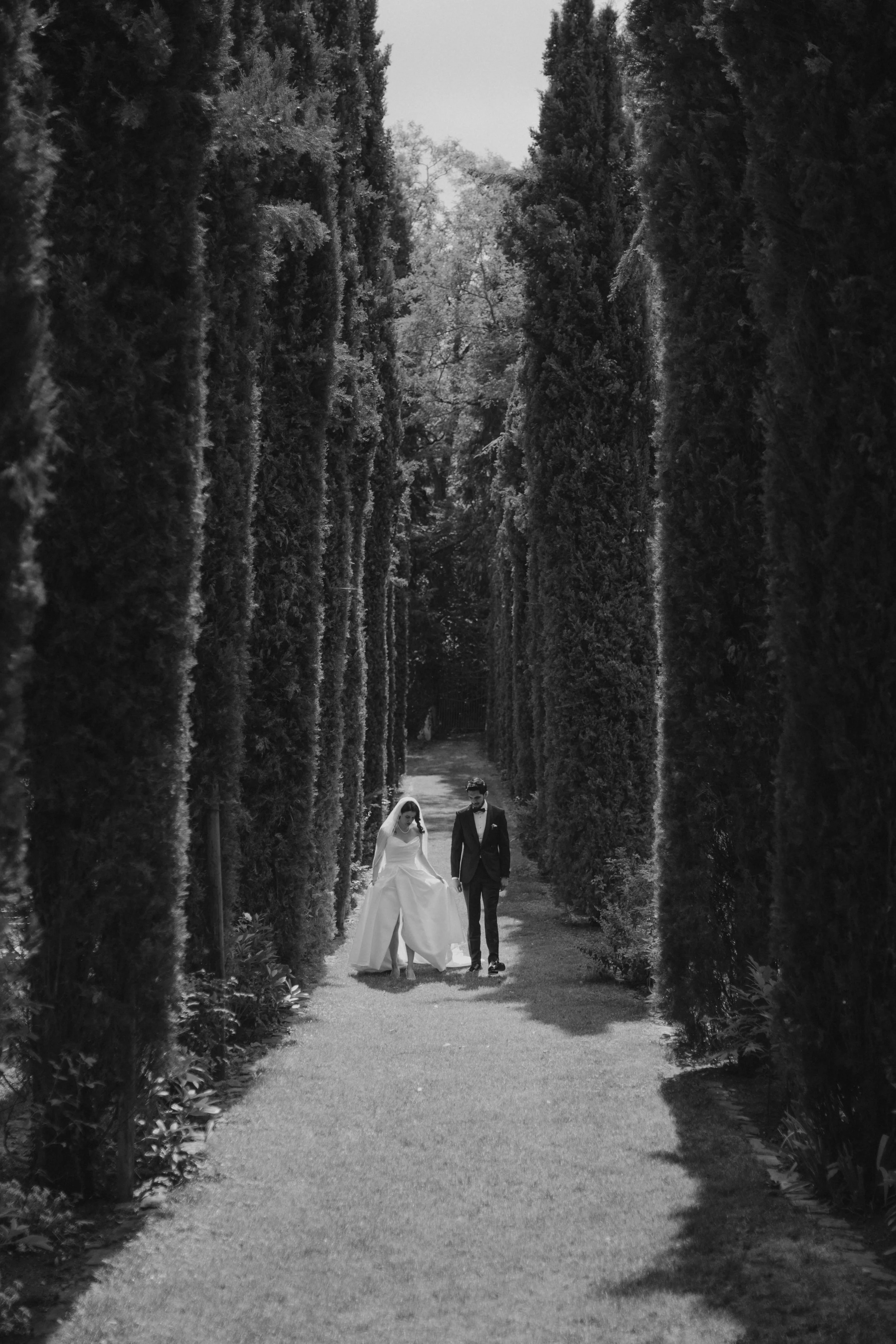 An elegant and exclusive wedding morning at the Morrhof, filled with calm anticipation and intimate moments. Getting ready scenes capture refined details, soft light and emotional connections, while the bride wears a timeless wedding dress by Weise x