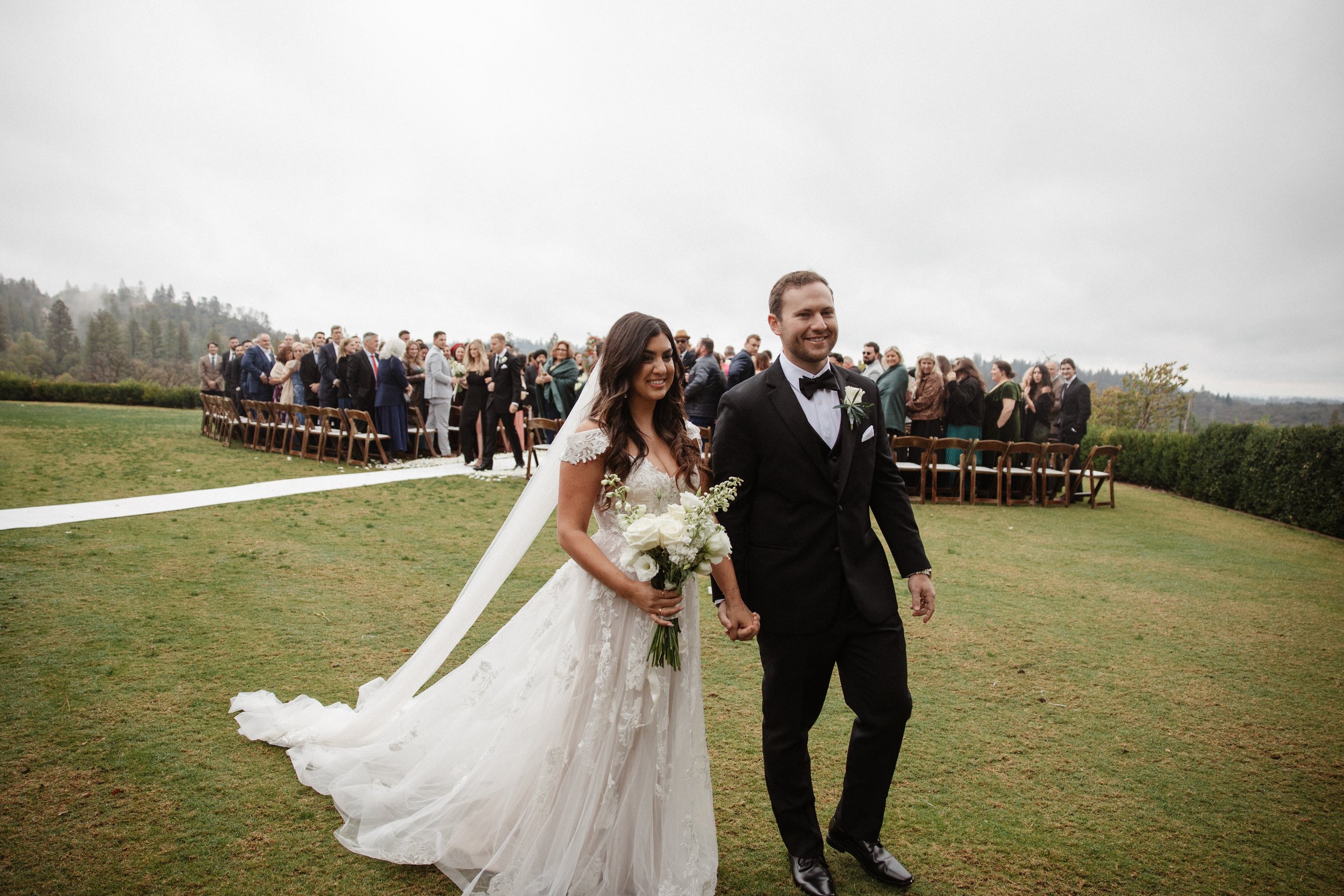 The outdoor ceremony was deeply personal and emotional. A close friend officiated the vows, making every word feel honest and heartfelt. The entrance of the bridal party, followed by Maya with her parents and Zack waiting quietly, created a powerful 
