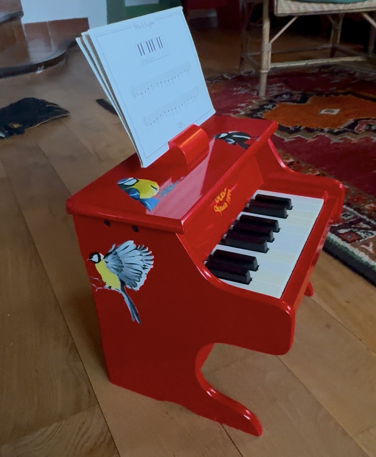 mesange peinte sur piano .png