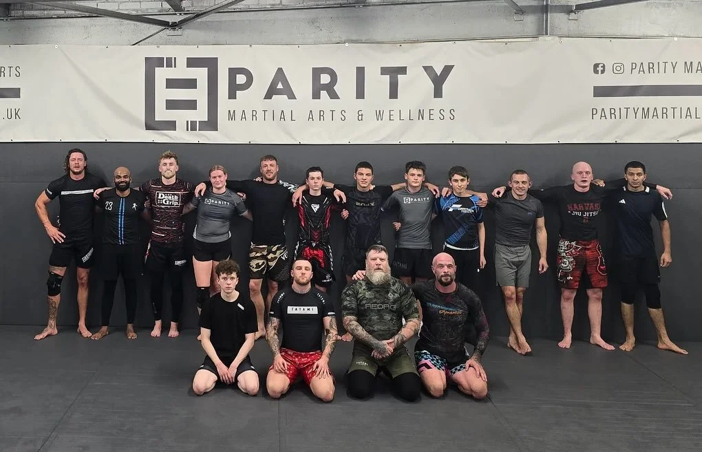 Monday night no gi.

Details and options from butterfly guard, plus tightening up the shoulder crunch in the beginners class.
🟰
The all levels class explored how the leg lock positions link together and how to flow smoothly between them.

#NoGiBJJ #