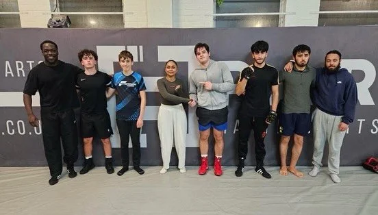 🥊 Come and get involved in our boxing classes.
8pm Tuesday. 11am Saturday.

Push your limits, stay focused, and see what you can achieve. 👊
🟰

#Boxing #SouthamptonBoxing #TrainHardSouthampton #FightFit #MartialArtsCommunity #BoxingTraining #Boxing