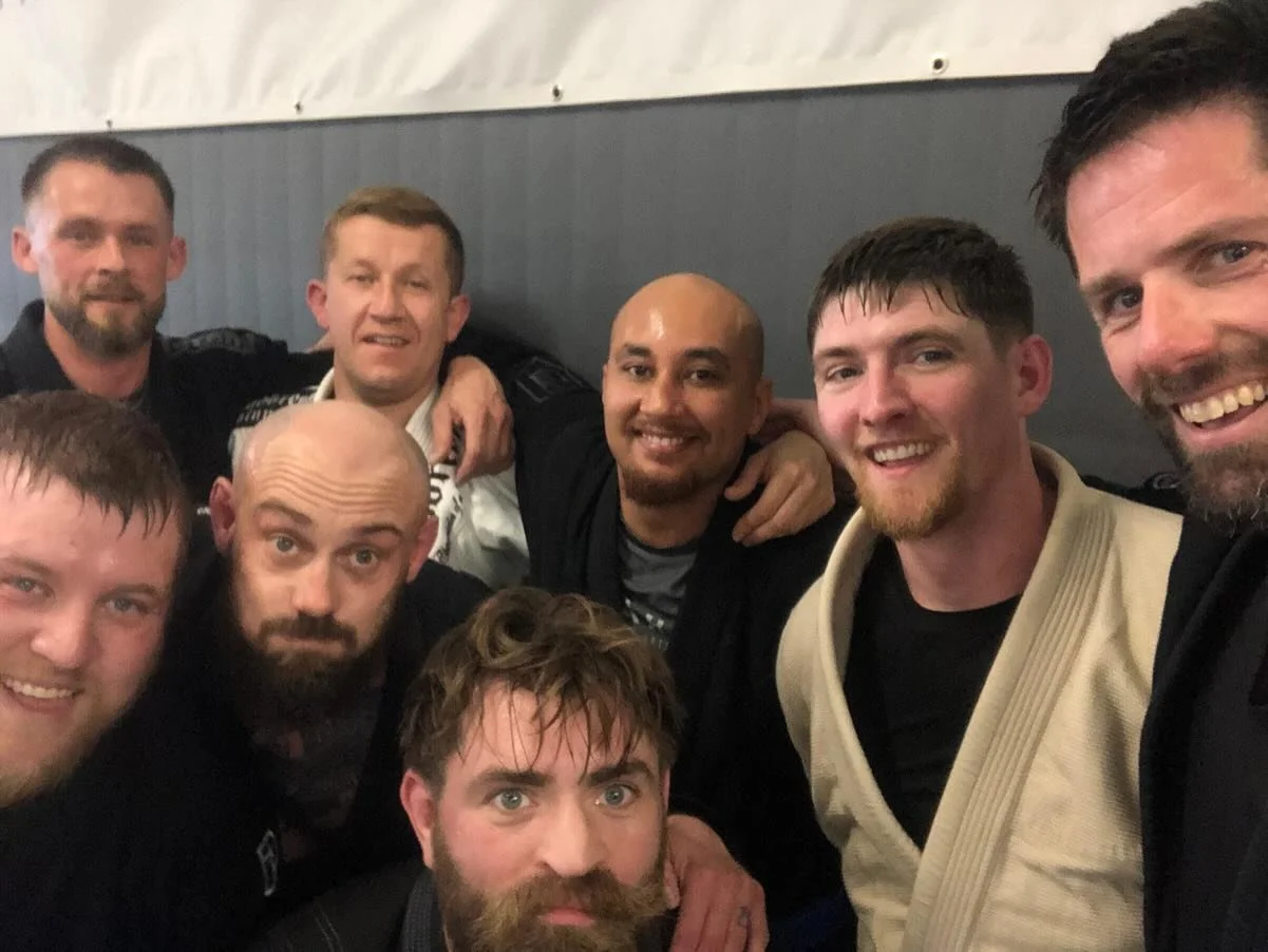 🥋 Thursday and Friday daytime BJJ classes are always ace. Great training, and tough 10 minute rounds. 

🟰

#BJJ #SouthamptonBJJ #TrainHardSouthampton #MartialArtsCommunity #DaytimeBJJ #GrapplingLife #BJJTraining #SouthamptonMartialArts