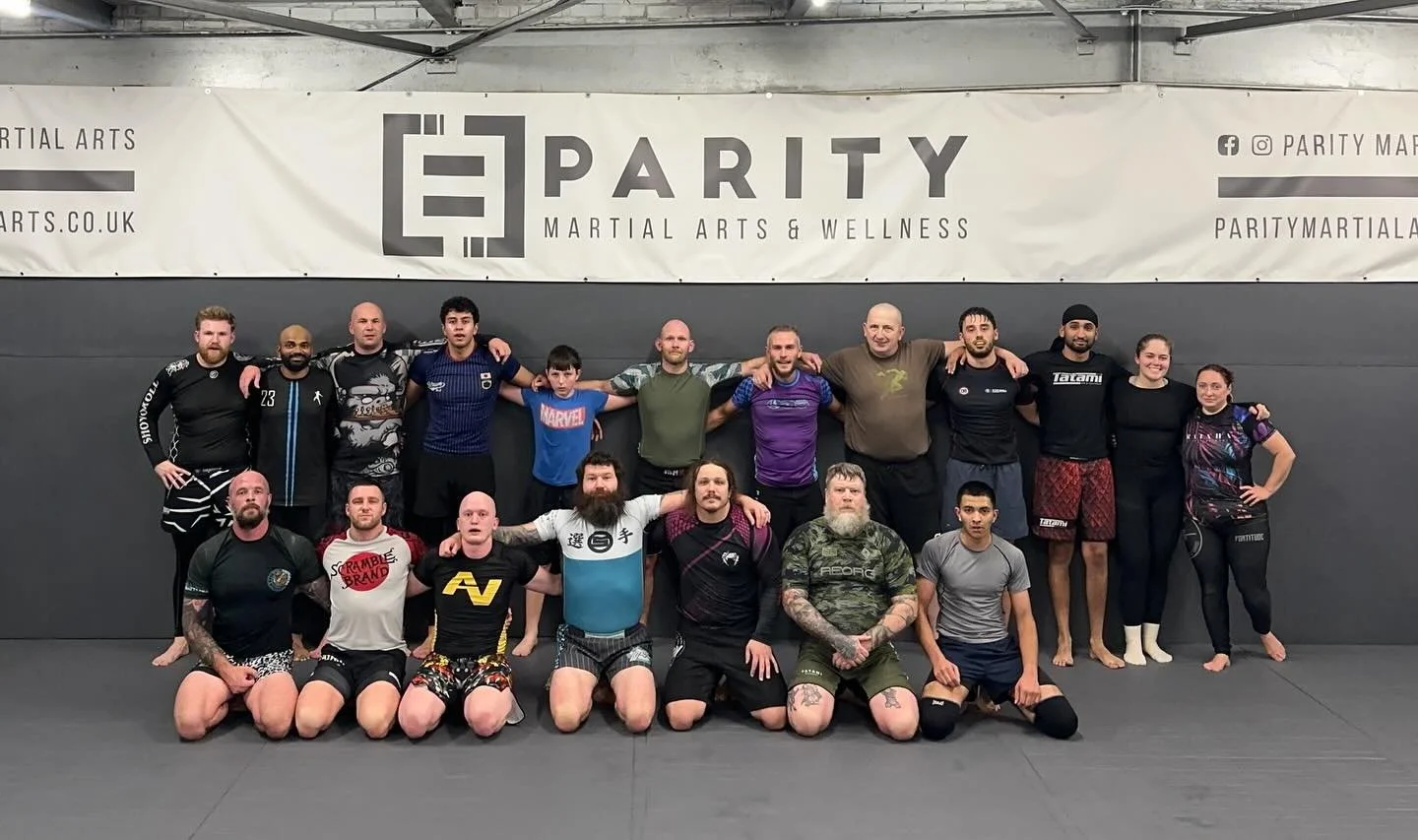 A good night of no gi last night.

The beginners class ran a problem-solving workshop, while the all levels class focused on passing half guard and exploring attacks and counters before some good rounds. 

🟰

#NoGiBJJ #SouthamptonBJJ #TrainHardSouth