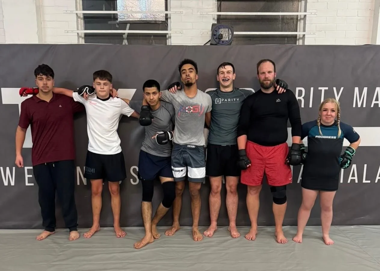 🥊 Good work in Thursday night&rsquo;s MMA session.

We worked on chain wrestling against the wall to finish the takedown, with every drill done live so everyone got very sweaty 😆.
🟰
The focus was on mindset too, not giving up on the takedown just 