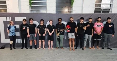 Tuesdays are always ace. Women&rsquo;s kickboxing at 6pm, mixed kickboxing at 7pm, and boxing at 8pm. Three busy classes, plenty of honest effort, and a cracking atmosphere from start to finish.

🟰

#Kickboxing #WomensKickboxing #Boxing #Southampton