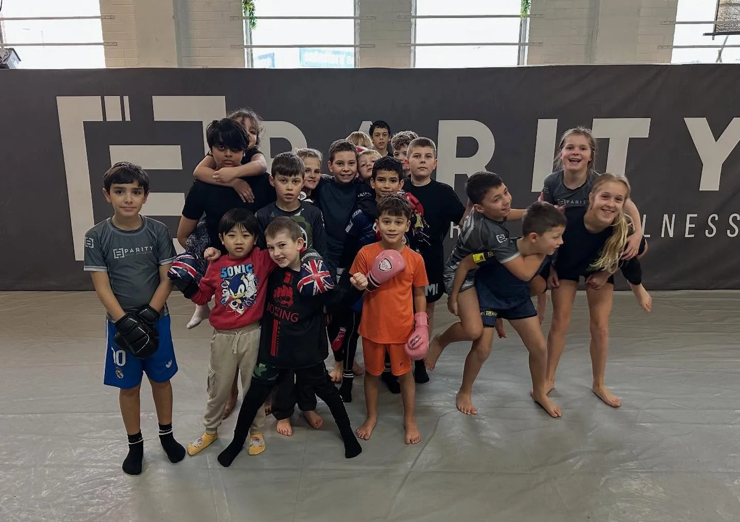 Kids striking was fun on Saturday . Good circuits, plenty of drills, turning defense into attack, working on movement and speed, and finishing with some lively body sparring. Solid energy from the whole group.

🟰

#KidsStriking #YouthMartialArts #So