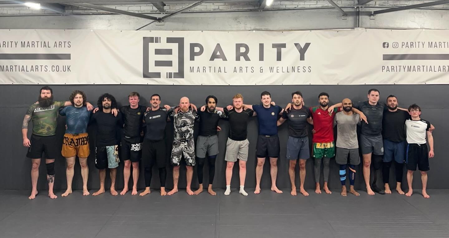 Some guard passing and retention details, then looking at passing straight into submissions before finishing with some tough rounds.

#BJJ #SouthamptonBJJ #ParityMartialArts #MauricioGomesLegacy #SouthamptonMartialArts