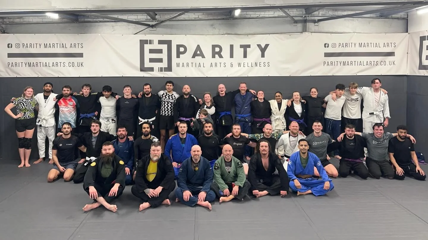 A great day of BJJ today. Lunch class at 12pm, women&rsquo;s class at 5.30pm, all levels at 6.30pm, and then everybody&rsquo;s favourite, the 7.30pm rolling session - tonight with 7 black belts out on the mats. Good times. 

#BJJ #SouthamptonBJJ #Par