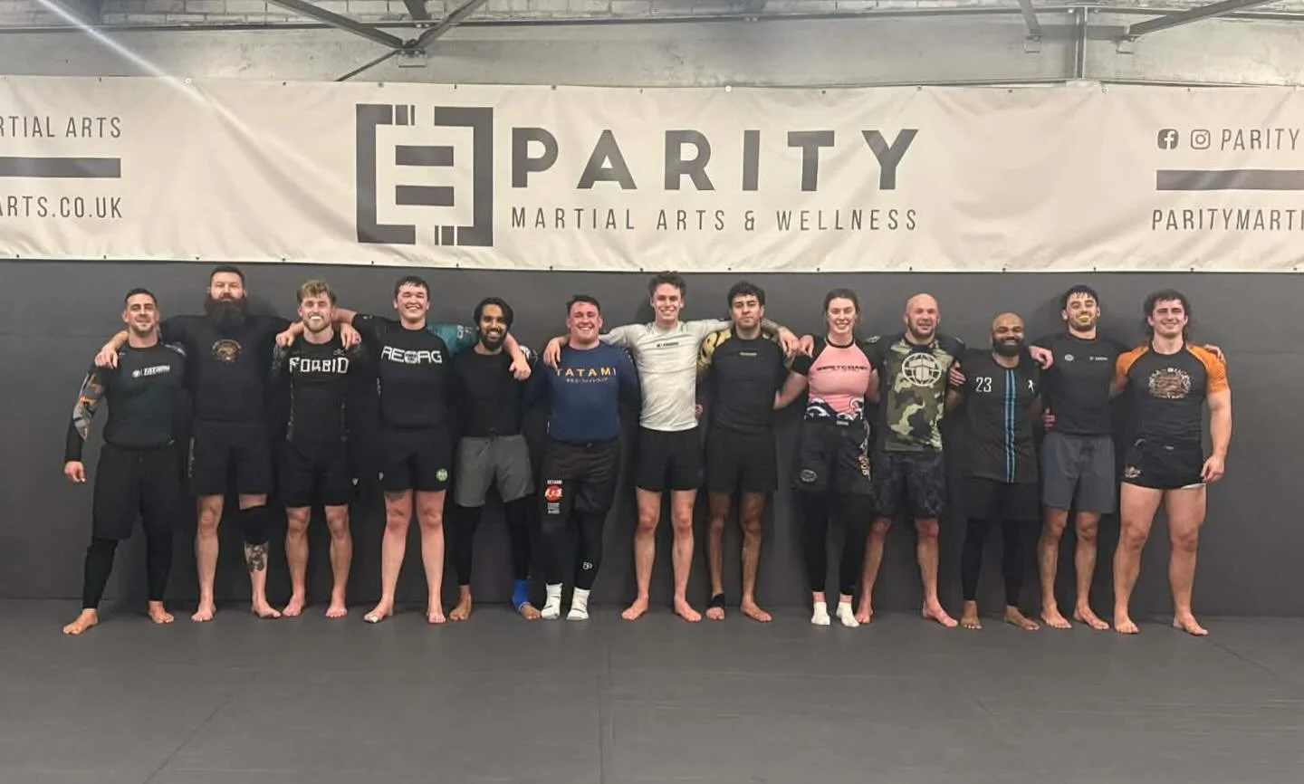 Sunday night no gi; by request we looked at passing closed guard, plus triangles from closed guard. Threw in a few bonus extras before finishing with some rounds.

#NoGiBJJ #SouthamptonBJJ #ParityMartialArts #MauricioGomesLegacy #SouthamptonMartialAr