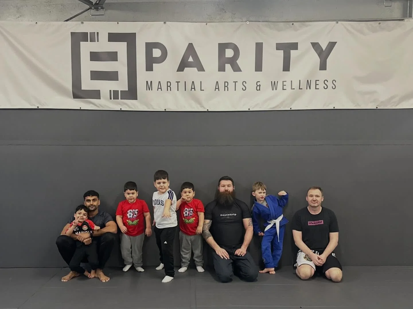 Last night&rsquo;s parents and toddlers Jiu Jitsu looked at some guard passing movements so we could squish our parents.

Lots of movement, big smiles, and some patient parents!

#KidsBJJ #SouthamptonBJJ #ParityMartialArts #SouthamptonMartialArts #Fa