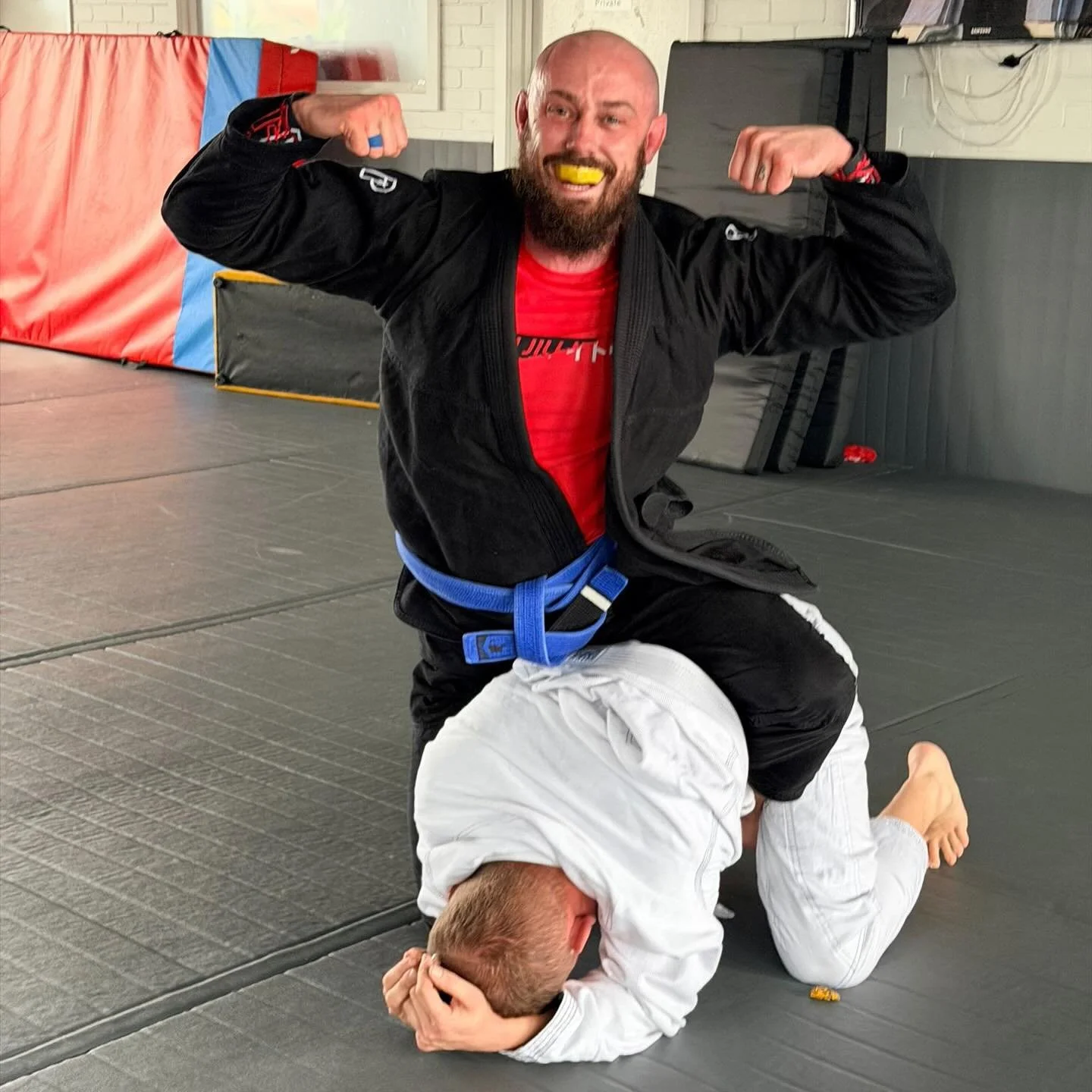 Mixing things up at today&rsquo;s lunchtime class with a bit of butterfly hook control, then some rounds to finish.

#SouthamptonBJJ #ParityMartialArts #MauricioGomesLegacy #SouthamptonMartialArts #BJJTraining