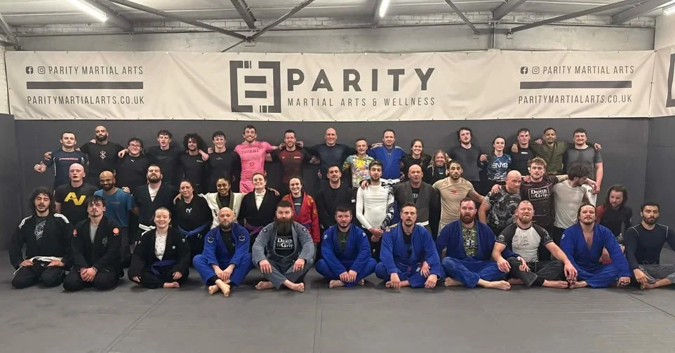 What a Friday!

The ladies looked at lots of sweeps. The all levels class explored more tarantula guard. Then the rolling session was 🔥 with 10 x 5 minute rounds of gi and no gi.

Good times.

#SouthamptonBJJ #ParityMartialArts #MauricioGomesLegacy 