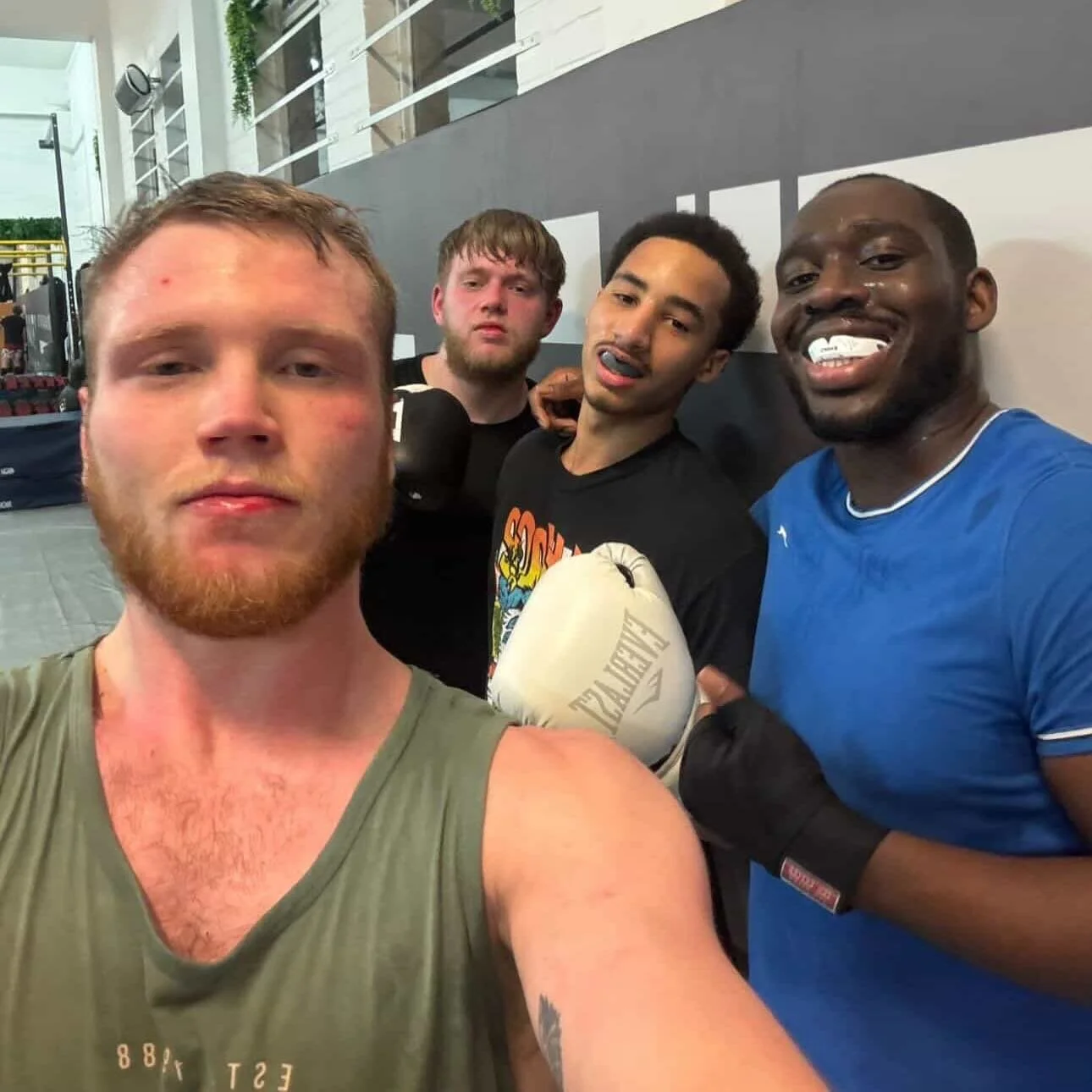 Great striking workshop last week. 45 minutes of live drilling working on feints and disguising kicks.

Then 20 minutes of sparring to finish. Great effort from everyone.

#SouthamptonStriking #ParityMartialArts #SouthamptonMartialArts #Kickboxing #M