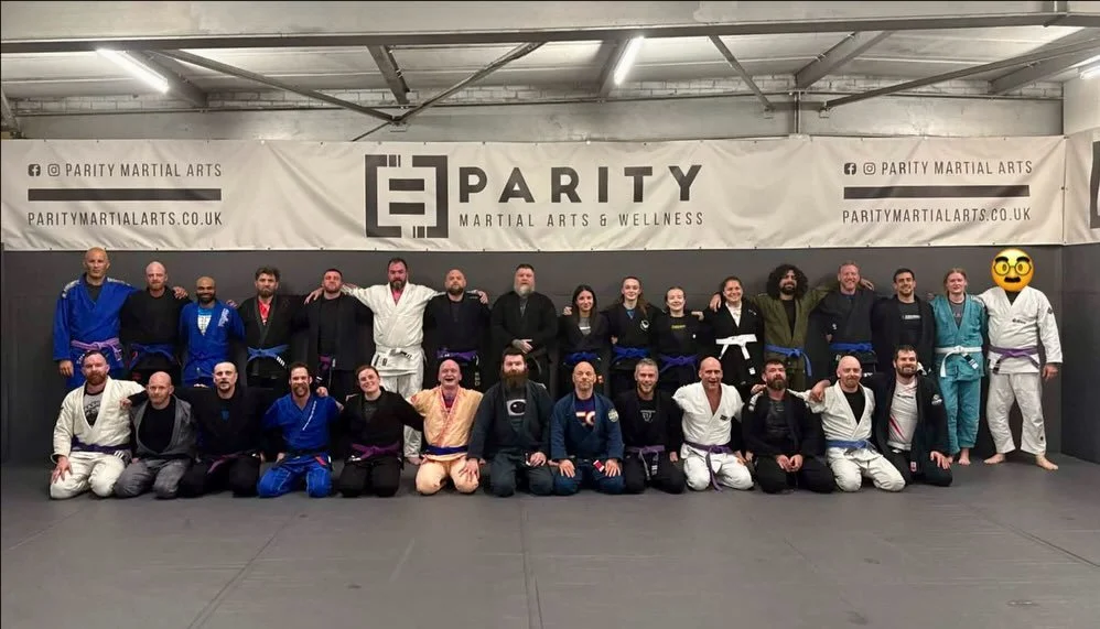 A warm one tonight! Lots of comp prep and side control options. We also explored some old school Brabo chokes with extra variations before finishing with rounds.

#SouthamptonBJJ #ParityMartialArts #MauricioGomesLegacy #SouthamptonMartialArts #BJJTra