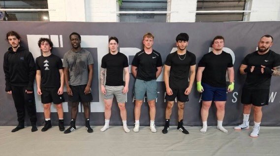 Good boxing and kickboxing sessions last night. Everyone putting the work in and pushing themselves.

#SouthamptonBoxing #SouthamptonKickboxing #ParityMartialArts #SouthamptonMartialArts #SouthamptonGym