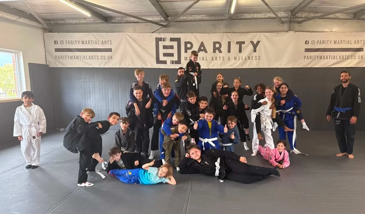 Kids BJJ worked single leg entries and takedowns, followed by a couple of well deserved promotions.

Then kids Judo continued the important skill of hitting people with the earth, with some really nice trips and throws.

#KidsBJJ #KidsJudo #ParityMar