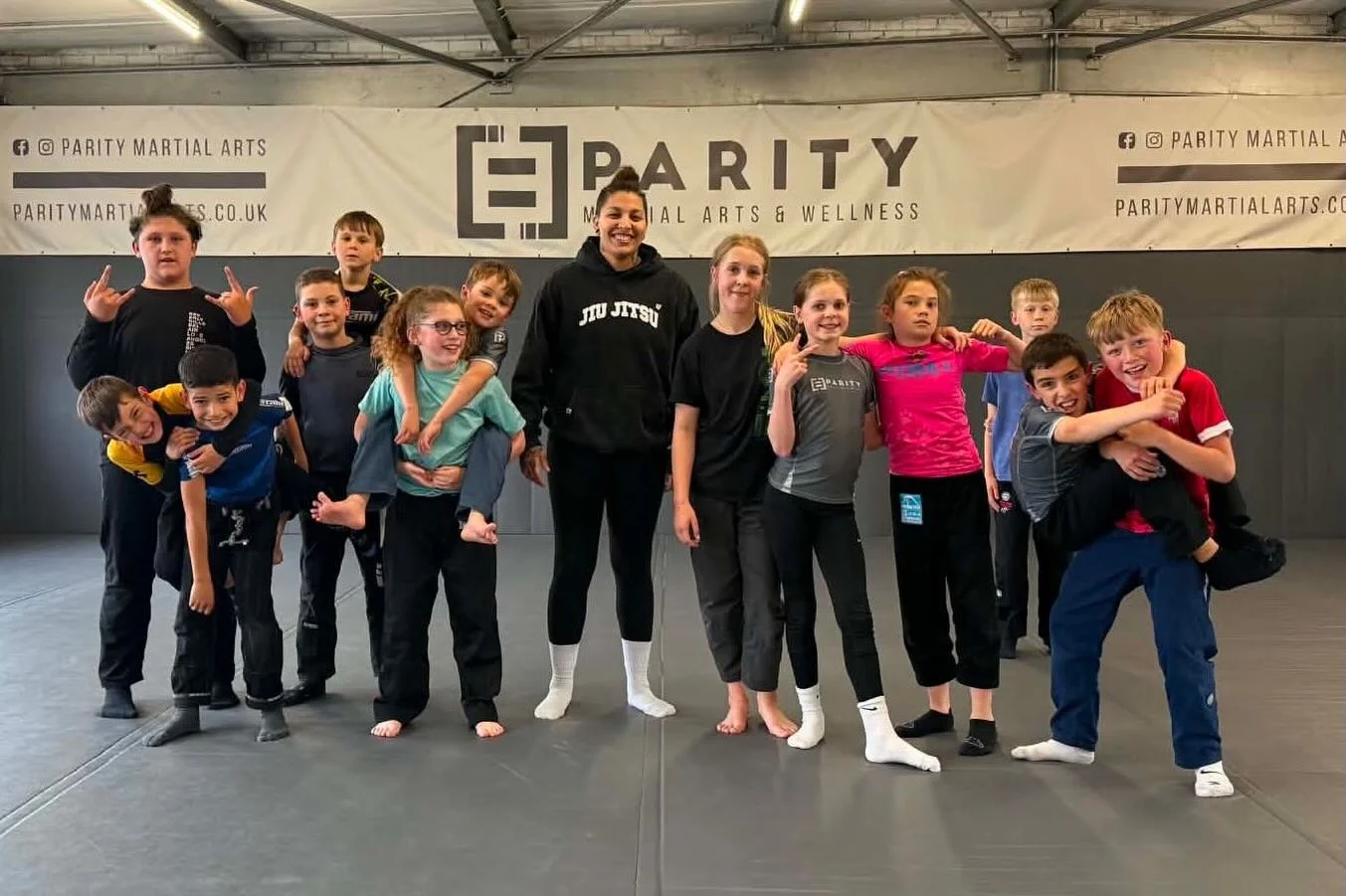 The kids getting after it in another tough BJJ competition class.

#KidsBJJ #SouthamptonBJJ #ParityMartialArts #SouthamptonMartialArts #MauricioGomesLegacy