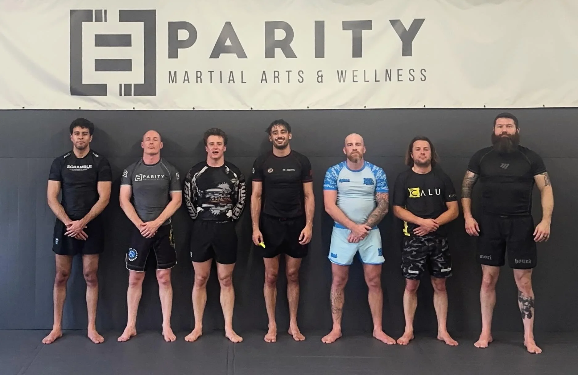 Tonight was hot, so we turned it into more of a workshop class. Lots of problem solving and exploring different options, including tidying up our Choi bars and Kimura traps before some very slippery rounds.

#SouthamptonBJJ #ParityMartialArts #Southa