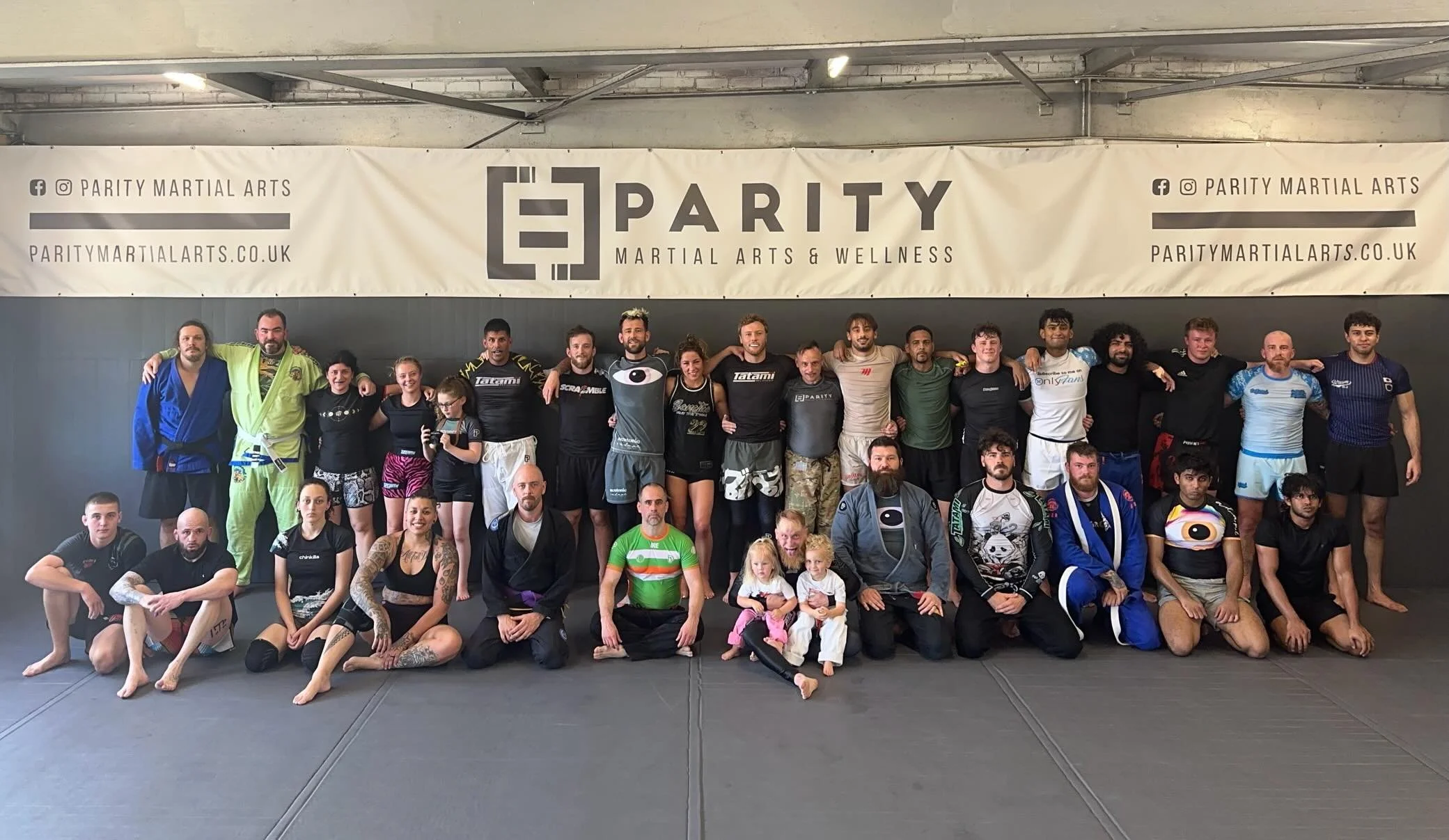 Awesome and very hot bank holiday open mat with 15 x 5 minute rounds. Great to have lots of visitors from other gyms in for some training.

Enjoy the rest of your day guys 👊

#SouthamptonBJJ #ParityMartialArts #SouthamptonMartialArts #MauricioGomesL