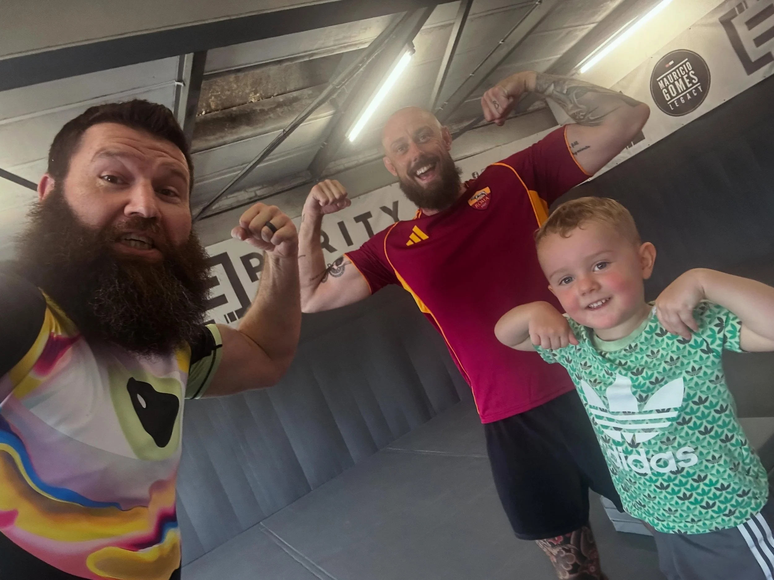 Parent and toddler Jiu Jitsu. Lots of play, lots of squishing, lots of crash mat action and a bit of flexing too 💪

#ParentAndToddler #KidsMartialArts #ParityMartialArts #SouthamptonMartialArts #SouthamptonGym