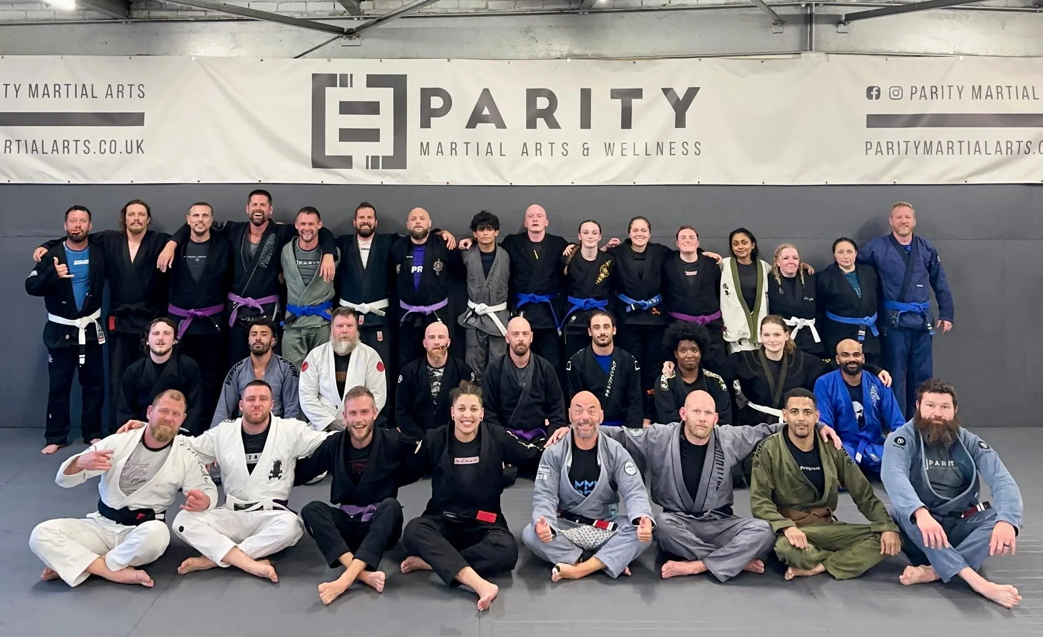Fun night in the gi.

Women&rsquo;s class worked through guard passing fundamentals. Beginners class followed on, building the same foundations and getting a feel for basic passing concepts.

Mixed ability class shifted into dealing with knee shield,