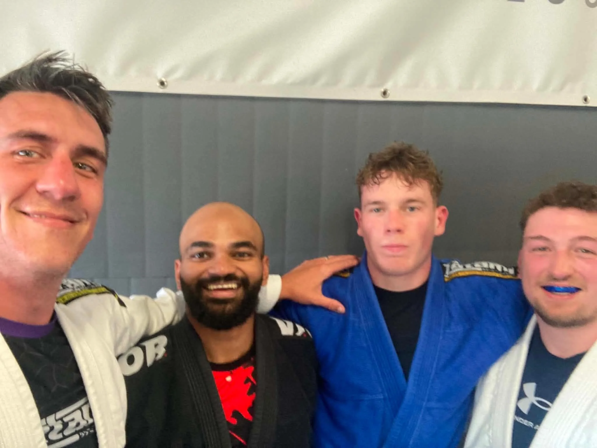 Lapel chokes from closed guard and the counters to them at lunch today, followed by a few rounds to finish things off.

#SouthamptonBJJ #ParityMartialArts #SouthamptonMartialArts #MauricioGomesLegacy #BJJTraining