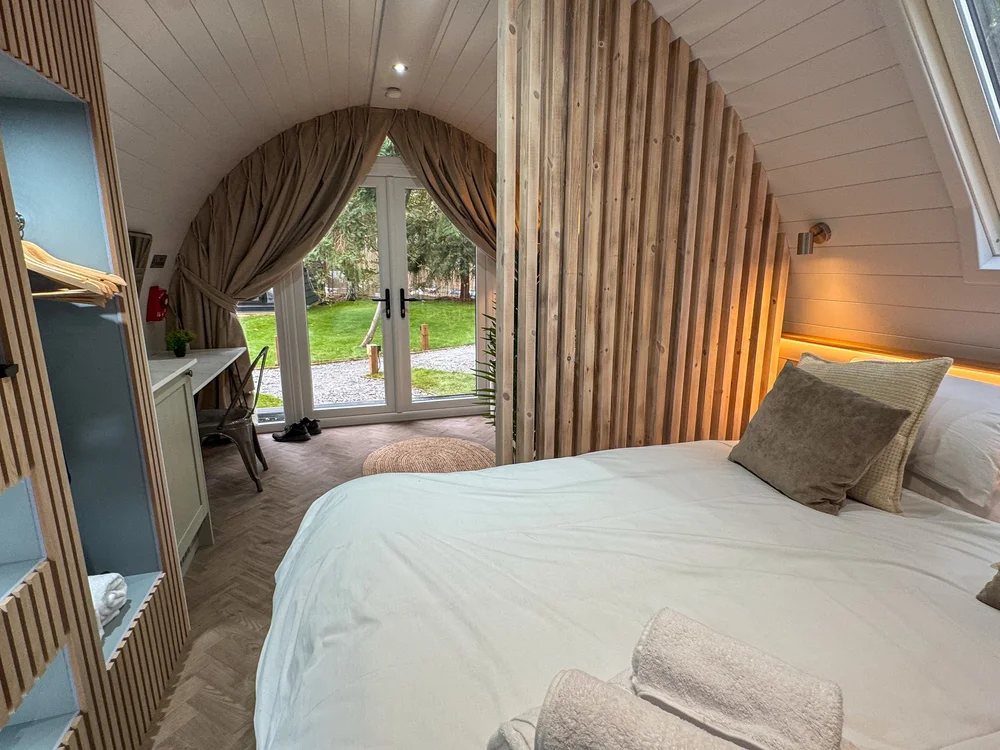 From bedroom to lounge nice shot.jpg