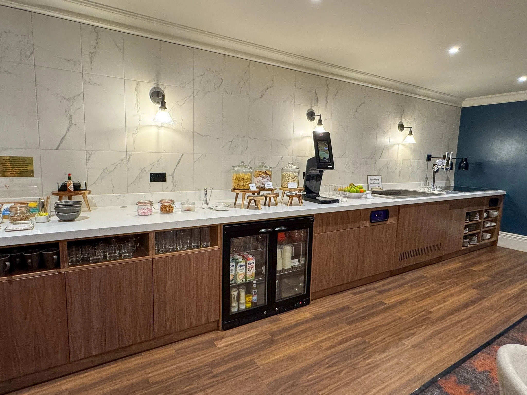 Executive Lounge Counter.jpg