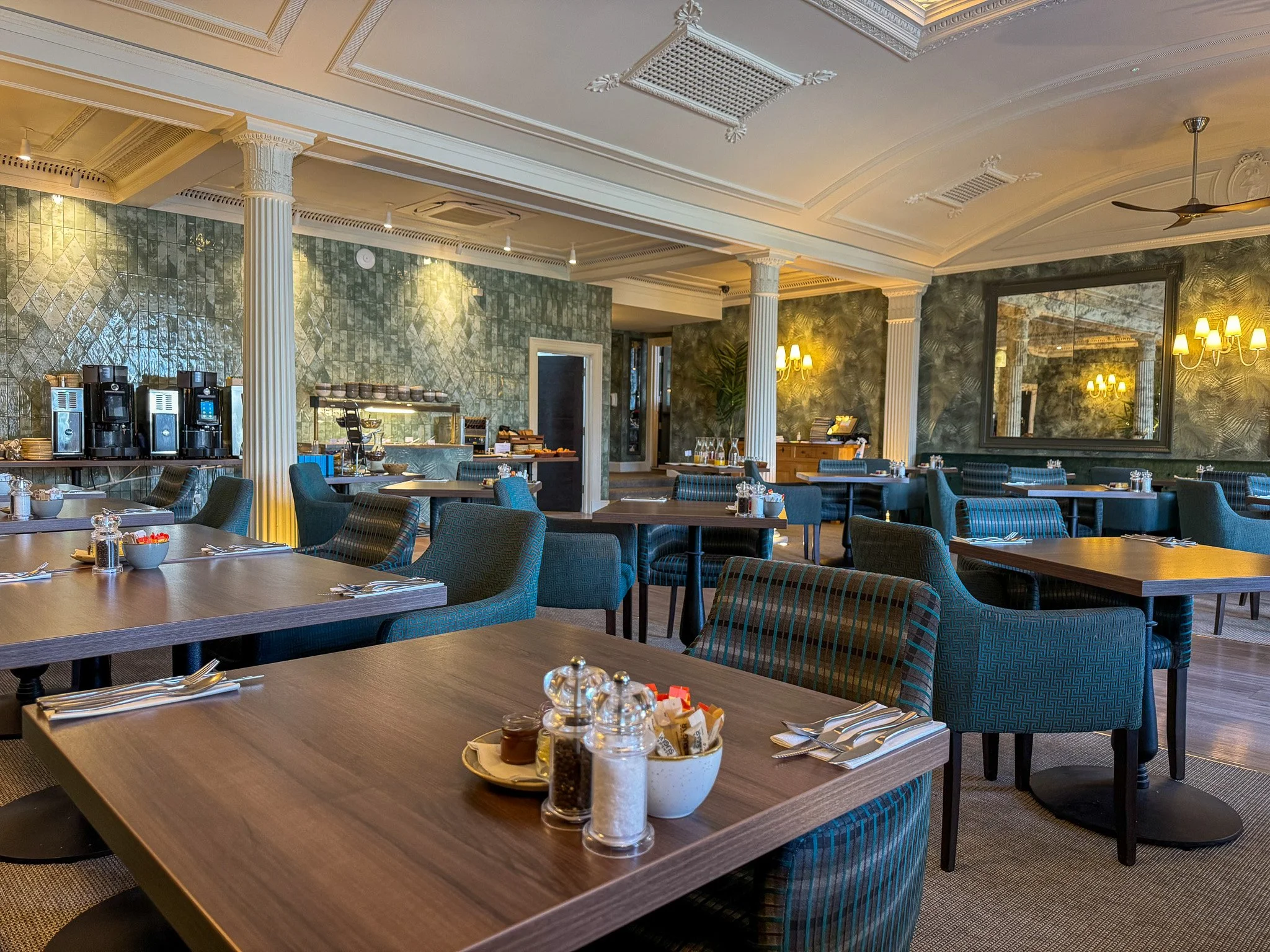 00 - Breakfast Dining Room.jpg