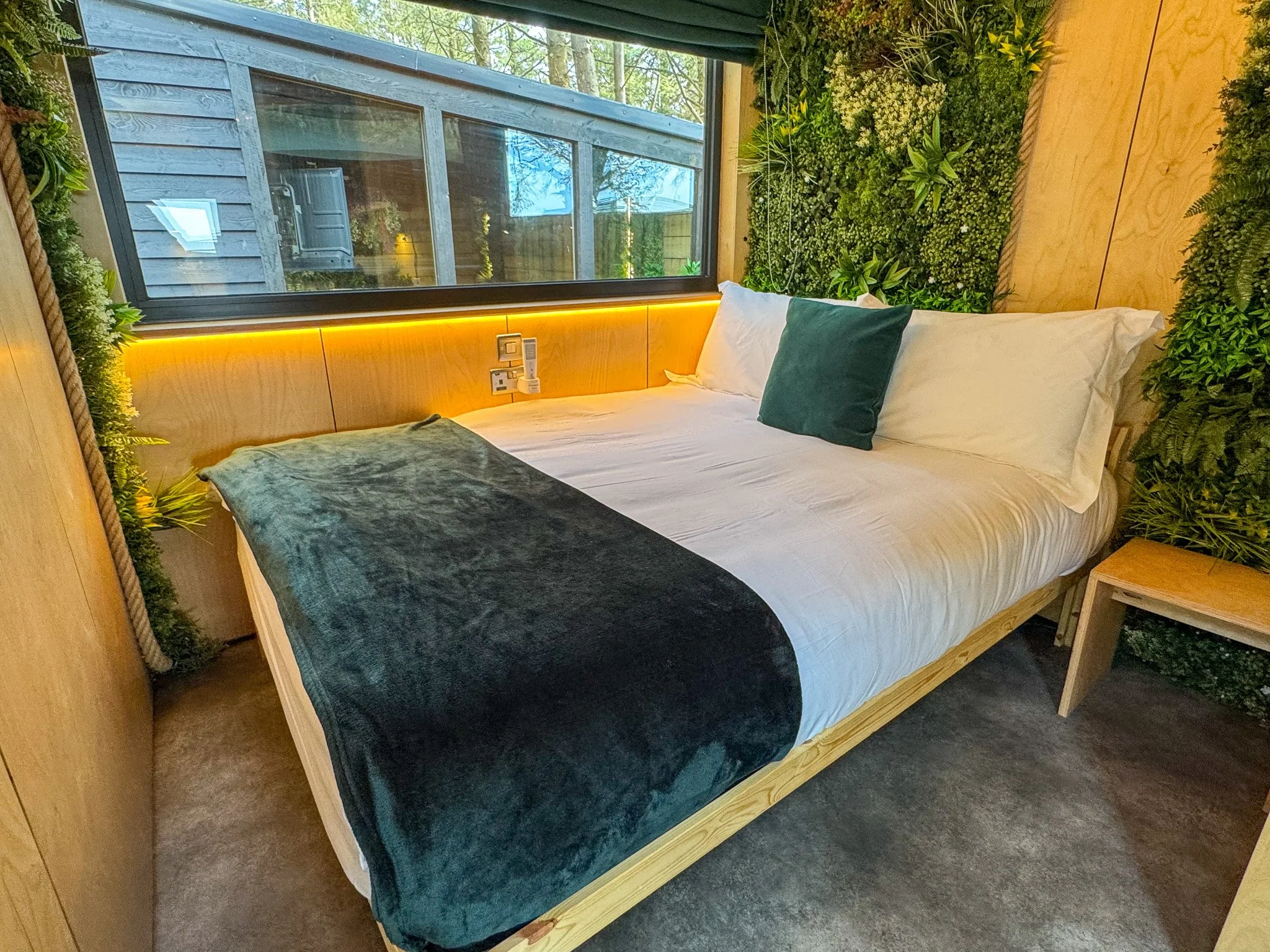 Double bed near lounge.jpg