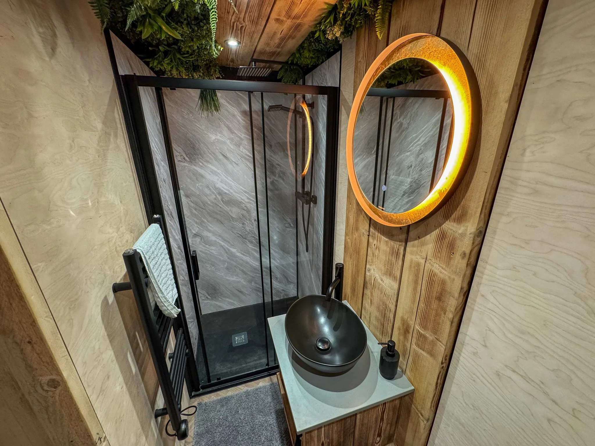 Bedroom Bathroom.jpg