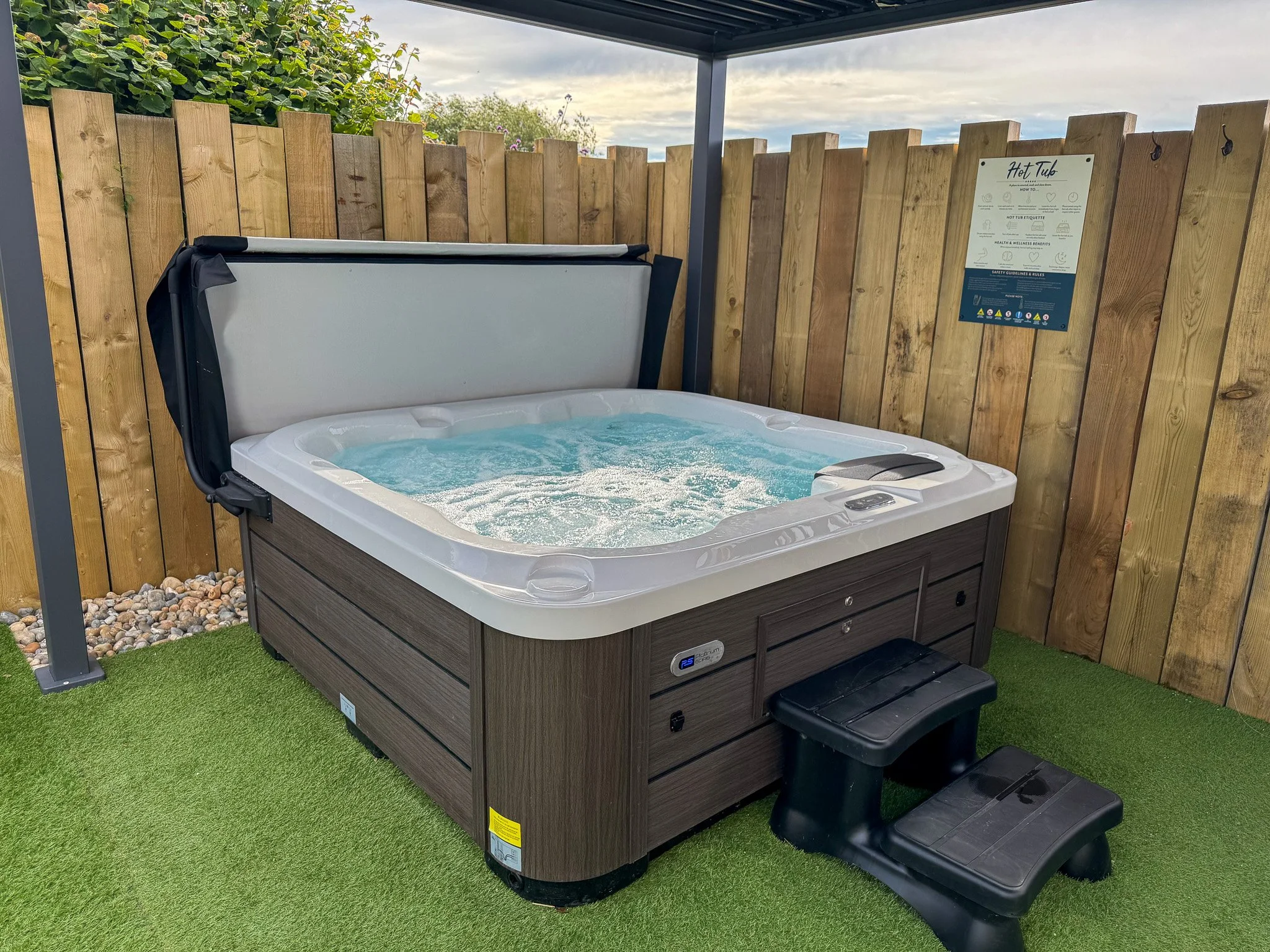 Hot Tub Area.jpg