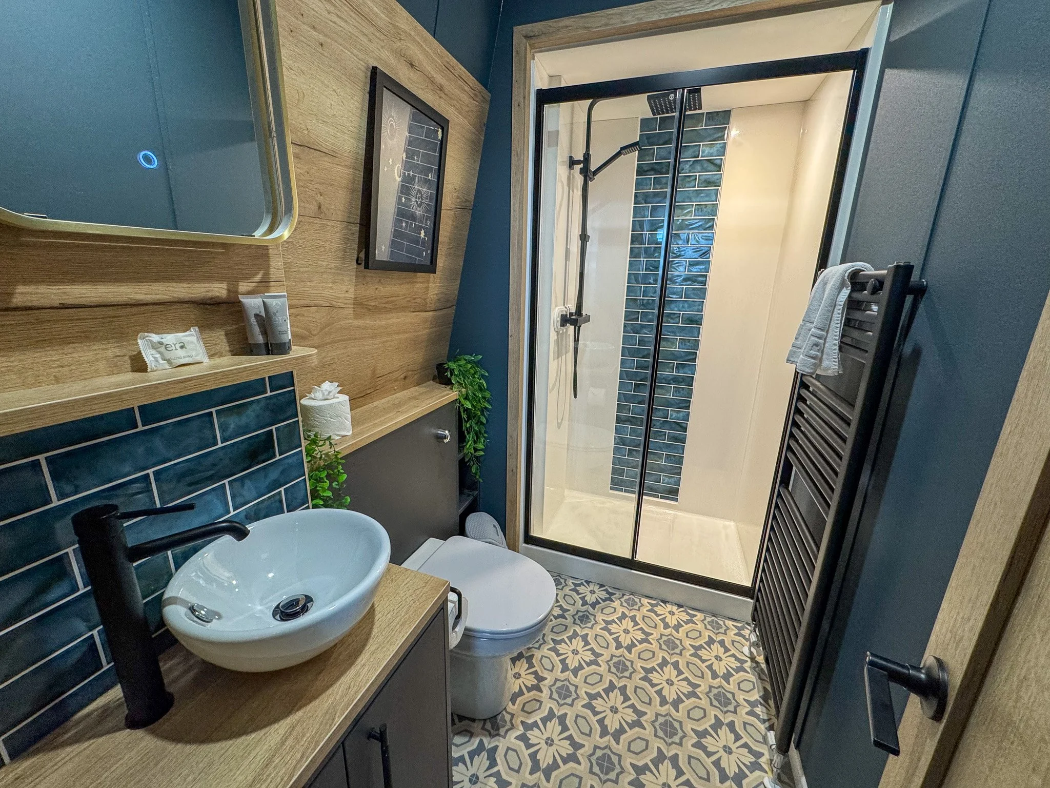 Bathroom Lodge.jpg