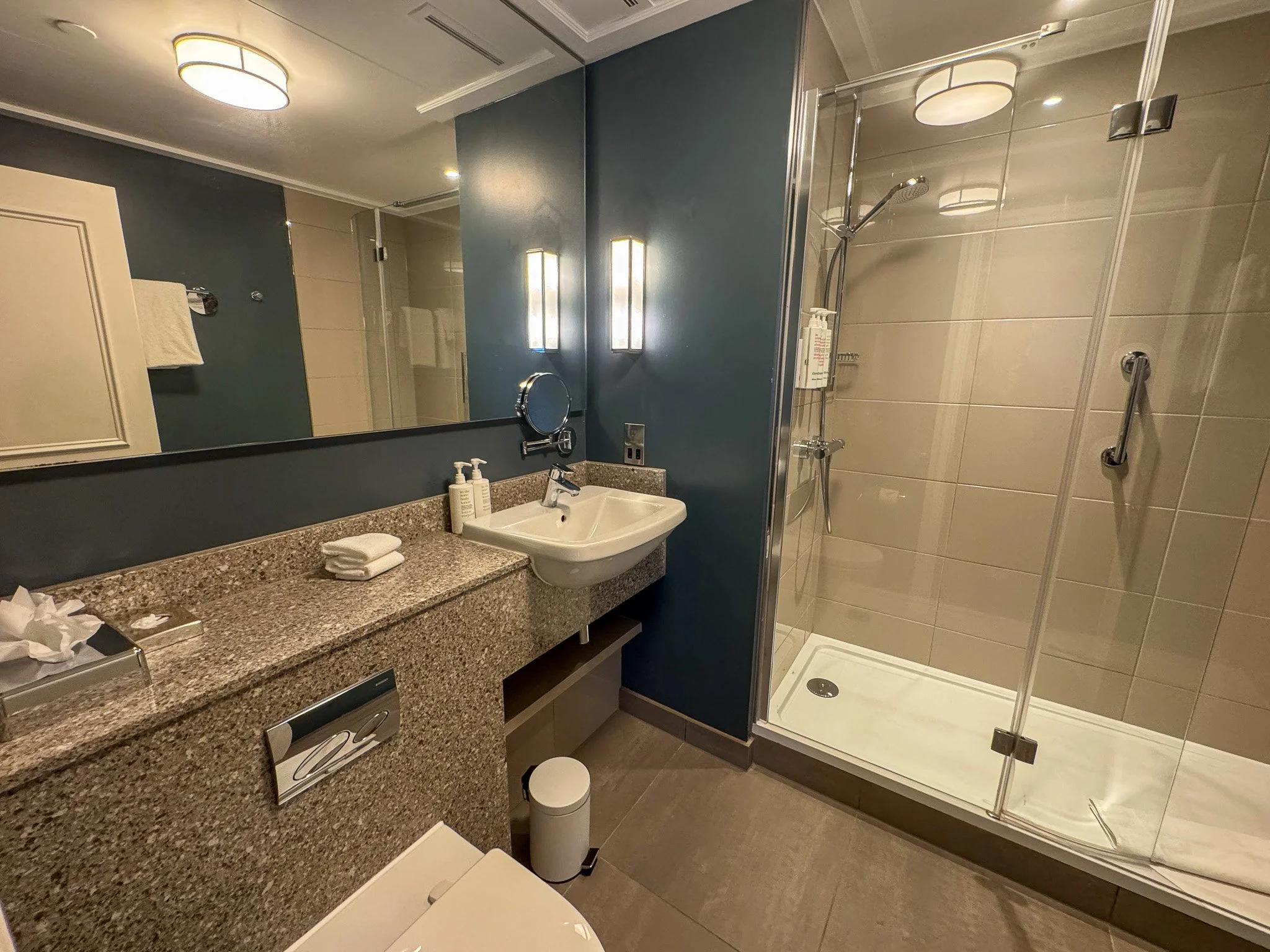 the bathroom at the Bristol Marriott Royal Hotel