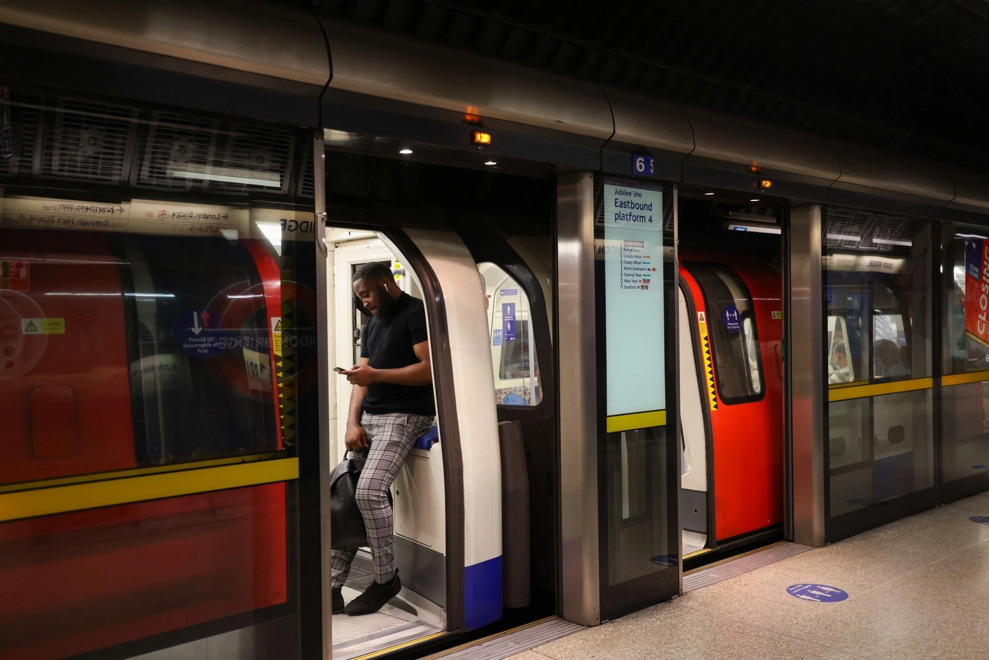Jubilee Line Platorm.jpg
