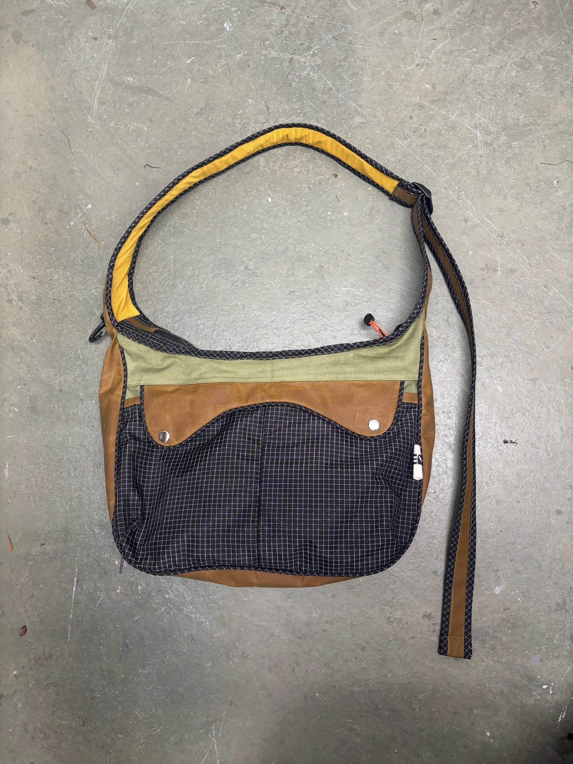 RITA SLING - black grid / waxed cotton